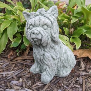 Concrete Dog, Pekingese