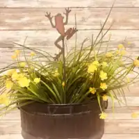 Climbing Frog Stake